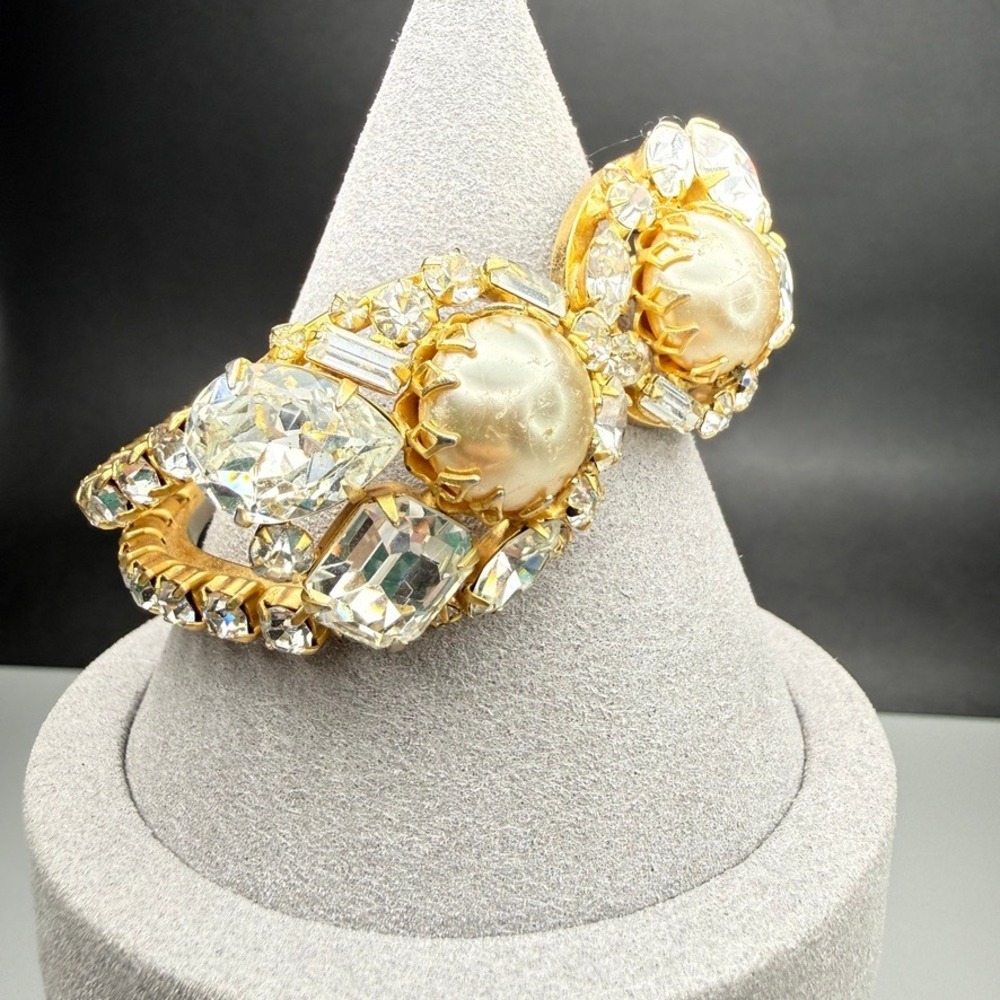 Vintage Faux Pearl Rhinestone Hinge Bracelet Gold Tone MCM Julianna?? 6.5"